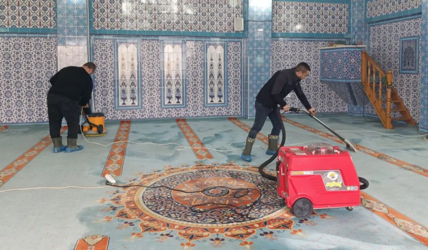 Uzunköprü'de camiler Ramazan öncesi temizlendi