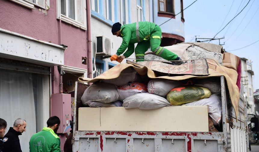 Kayıhan’da Çöp Ev Temizliği Vatandaşı Rahatlattı
