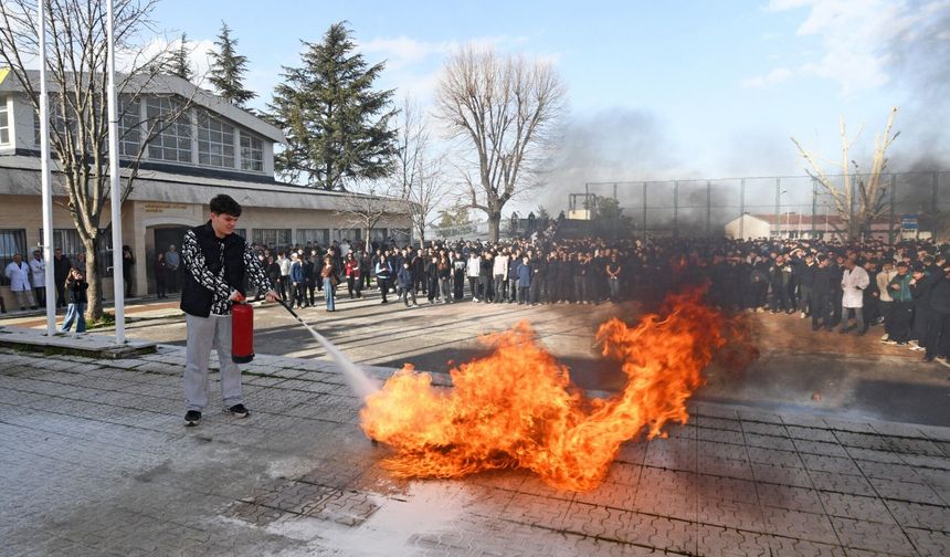 Bursa Osmangazi’de Gerçeğini Aratmayan Yangın Tatbikatı