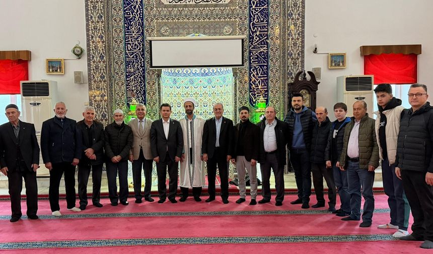 Başkan Erkan Aydın Bayram Namazını Nilüferköy’de Cemaatle Kıldı