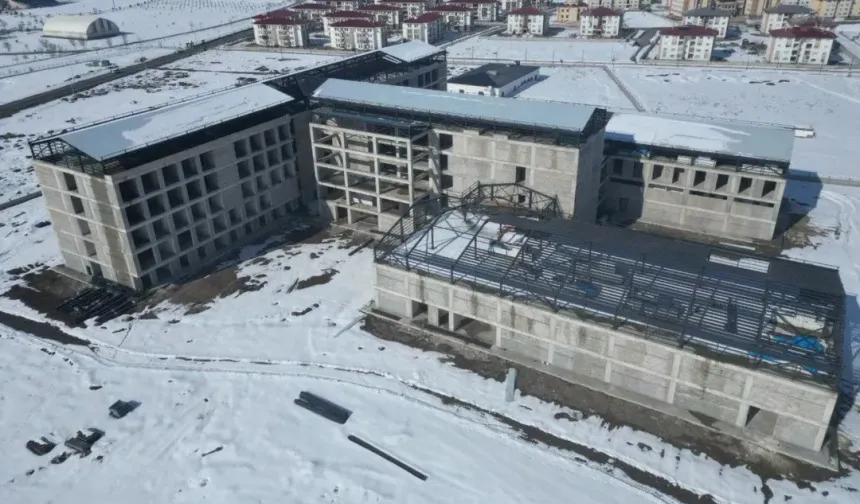 Ağrı'da Kadın Doğum ve Çocuk Hastanesi'nde sona doğru