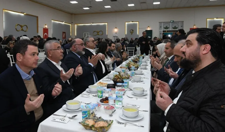 Bursa Emek'te gönüller aynı iftar sofrasında buluştu
