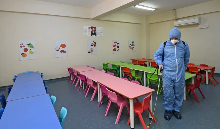 Bursa Osmangazi'de kreşlerde hijyen çalışmaları kesintisiz sürüyor