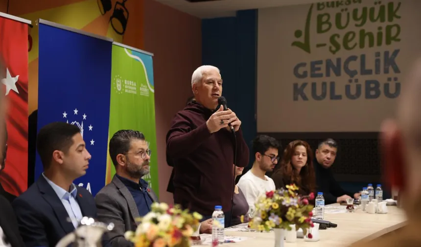 Bursa'da Başkan Bozbey gençlere sahurda buluştu