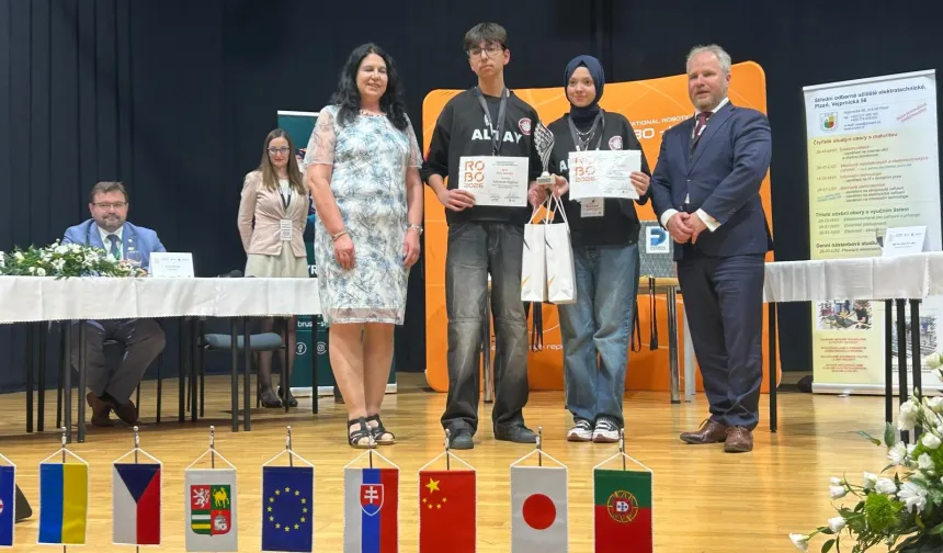 Bursa'da Yıldırım Ticaret MTAL'den Avrupa'da robotik zafer