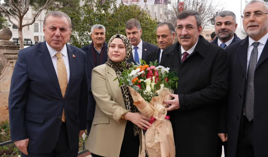 Cumhurbaşkanı Yardımcısı Cevdet Yılmaz, Mardin Midyat'ta yatırımları tanıttı