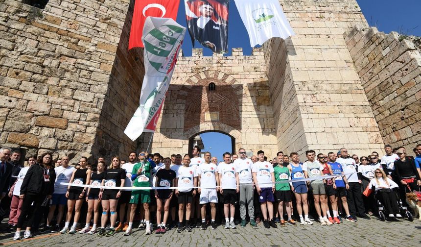 Bursa  Osmangazi’de ‘Tarihi’ Koşuda Adımlar Konuştu