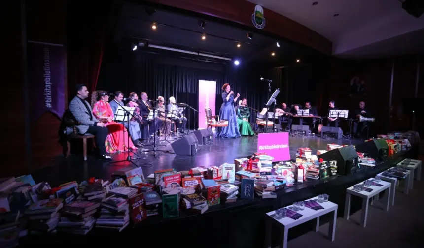 İnegöl'de edebiyat ve musiki aynı sahnede buluştu