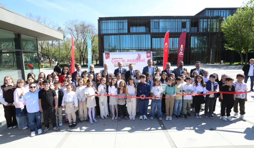 İnegöl'de minik sanatçılardan 23 Nisan özel sergisi