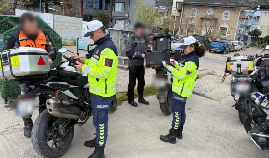 Bursa'da Trafik Jandarması'ndan motosikletlere sıkı denetim