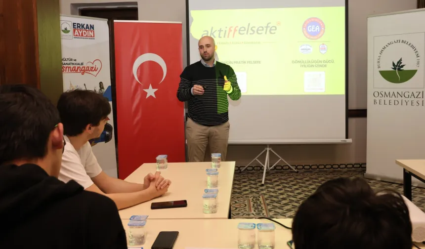 Gençler Osmangazi'nin ışığında doğru bilginin izini sürüyor