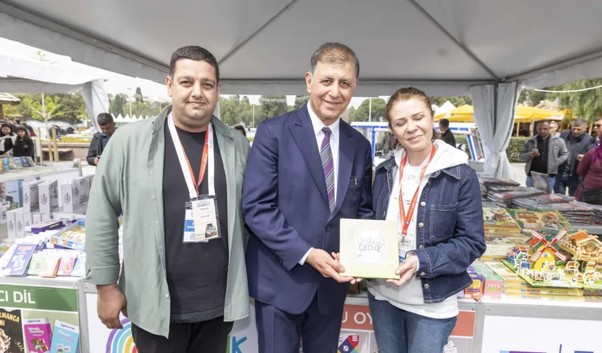 İzmir baharı kitapla karşılıyor