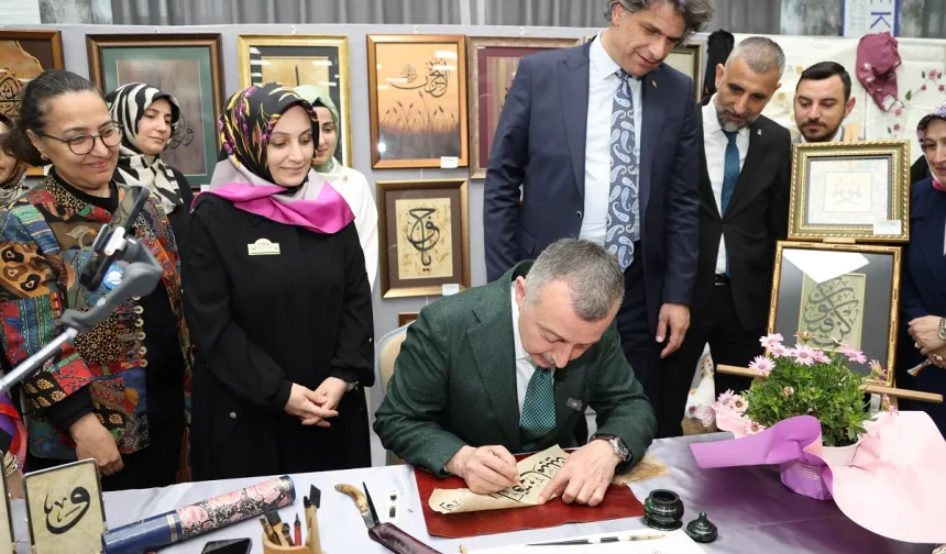 KO-MEK ilçe sergileriyle el emeklerini görücüye çıkarıyor