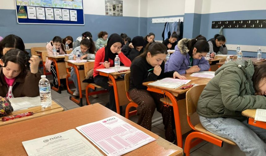 İnegöl’de Siyer-i Nebi Yarışmasına 1116 Öğrenci Katıldı