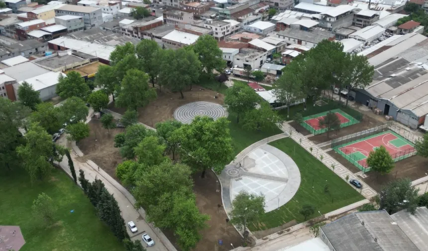 Bursa Büyükşehir'den Osmangazi Altınova mahalle parkına yenileme