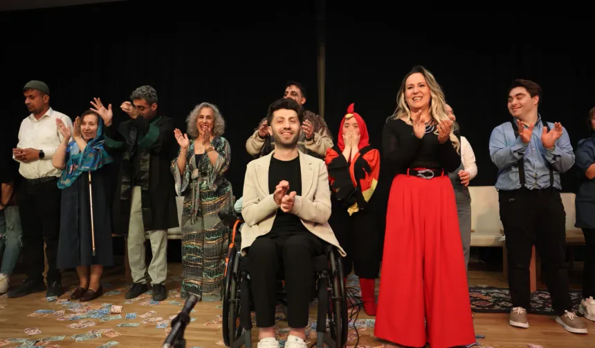 Bursa Osmangazi'de 'Miras Değil Mübarek 2' ayakta alkışlandı