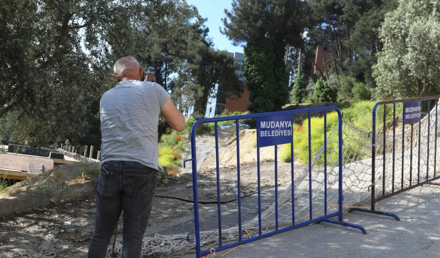 Bursa Mudanya Yeni Mahalle'de toprak kayması!