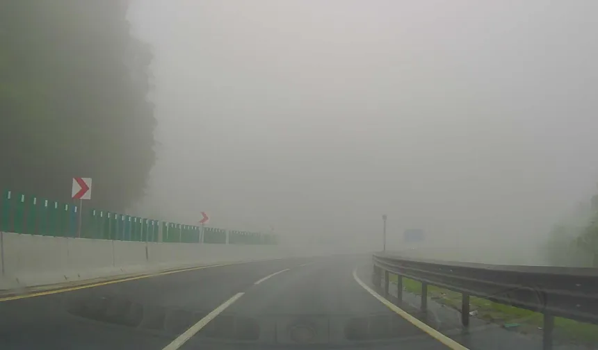 Bolu Dağı'nda sis görüş mesafesini düşürdü