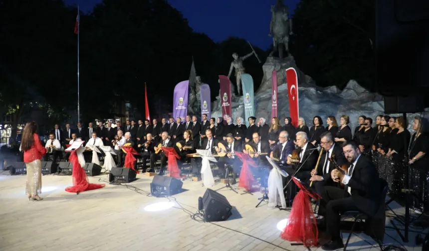 İnegöl'de TSM korosundan unutulmaz konser