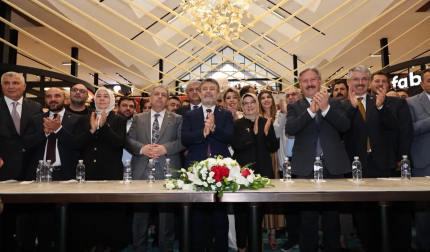 Çarşı Melikgazi Bakan Yumaklı'yla resmen açıldı