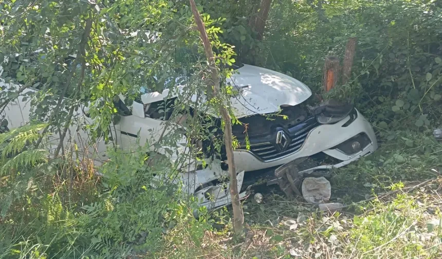 Otomobil şarampole kaydı: 3 yaralı!
