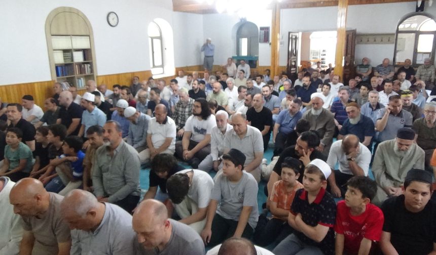 Bursa İnegöl'de 13 Yaşındaki Hafız Cuma Hutbesi Okudu