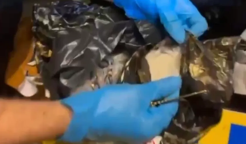 Ticari taksinin motor bölümünde 710 gram metamfetamin!