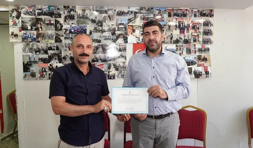 AK Parti Mardin İl Başkanı Mehmet Uncu sahada
