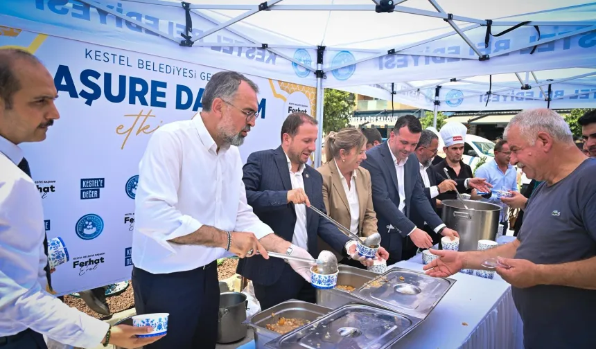 Bursa Büyükşehir'den Kestel'de aşure ikramı