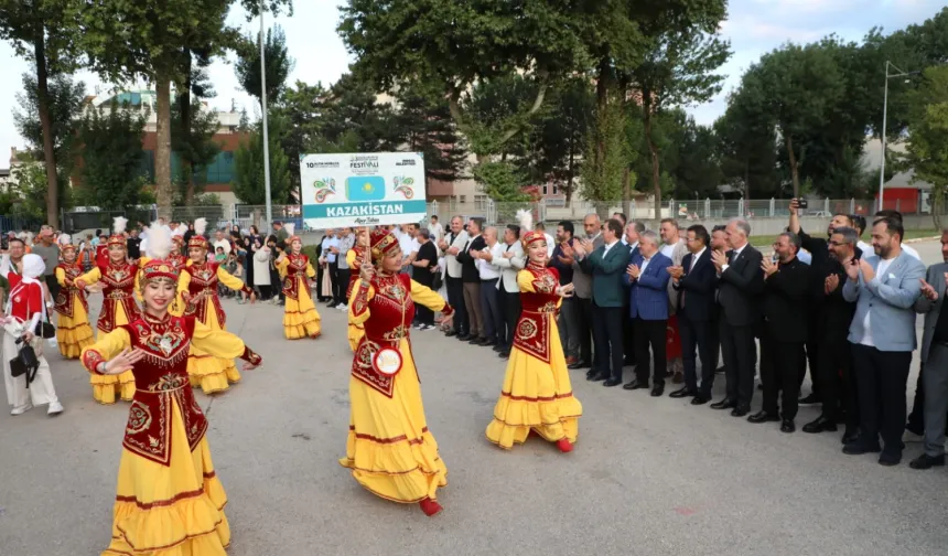 İnegöl'de Kültür Sanat Festivali çadır etkinlikleriyle sona erdi