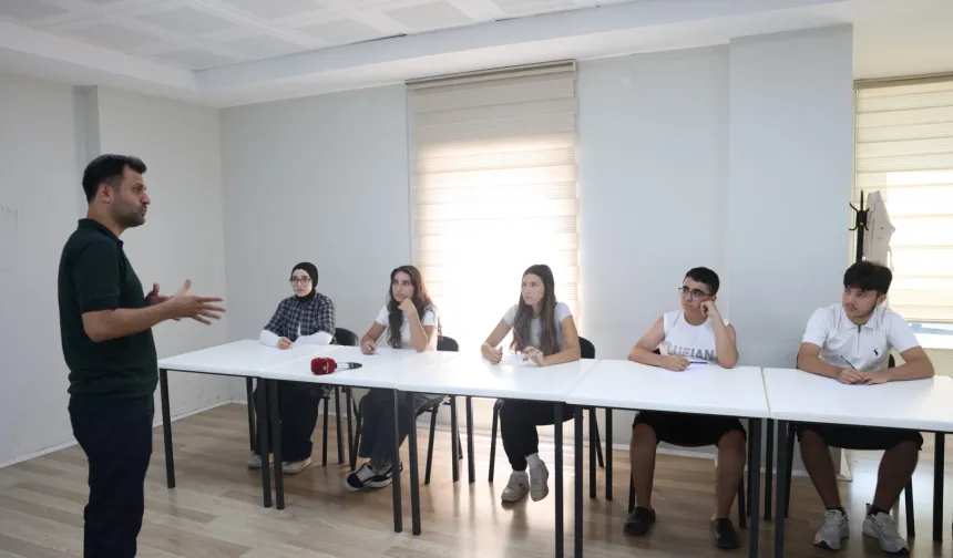 Bursa Osmangazi'den gençlere ücretsiz LGS desteği