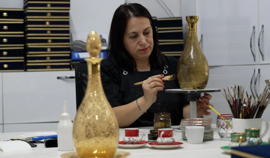 Bursa'da cam sanatı geleneksel motiflerle geleceğe taşınıyor