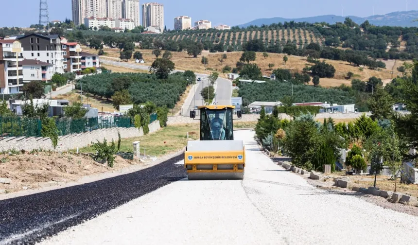 Bursa'da mezarlık yolları yenileniyor