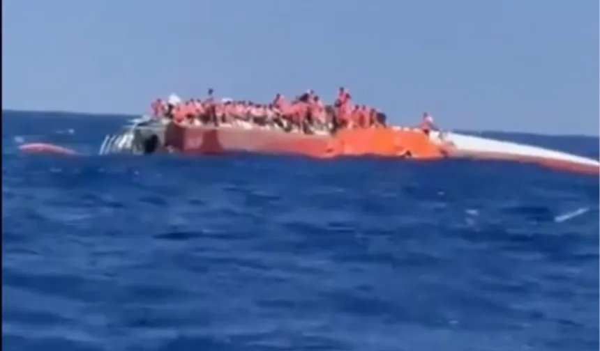 Girne açıklarında yolcu gemisi alabora oldu! 279 kişi kurtarılmayı bekliyor