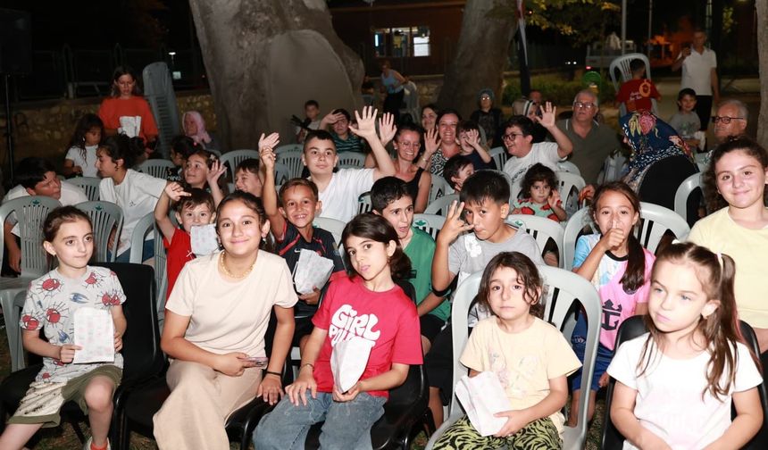 Yazlık Sinema Keyfi Bu Kez Veysel Karani Mahallesi'nde Yaşandı