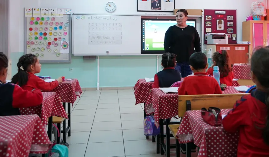 Sözleşmeli öğretmen eşlere il değişikliği müjdesi... Başvurular 12 Ağustos'ta başlıyor