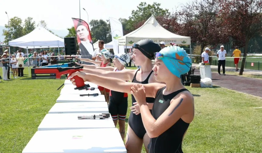 Triathle yarışları Bursa Osmangazi'de nefes kesti