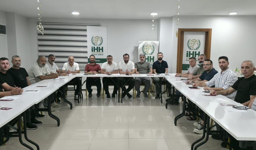 İHH Bursa şubesi’nden 5 bin çocuğa kırtasiye desteği