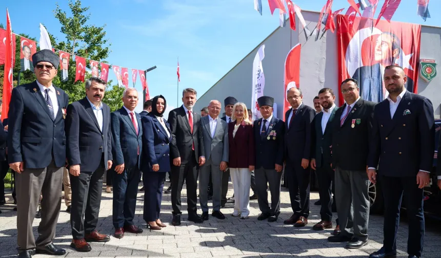 Başkan Vekili Biba, kahramanları anma törenine katıldı