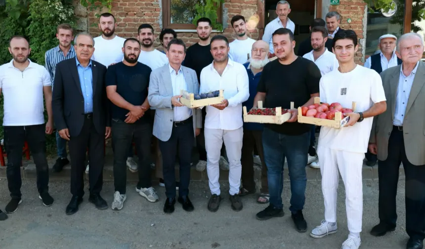 Bursa Osmangazi'de Yigitali Mahallesi'nde Başkan Aydın'a sevgi seli