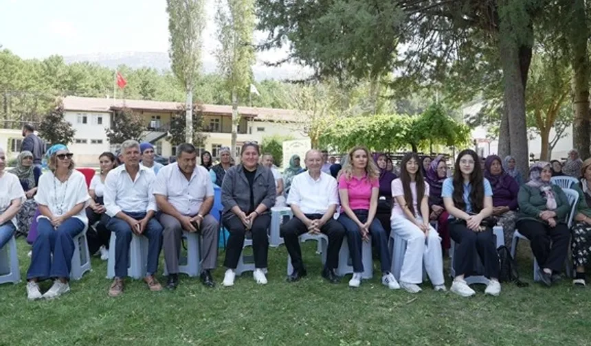Denizli'de kadınlar doğayla iç içe yaz kampında