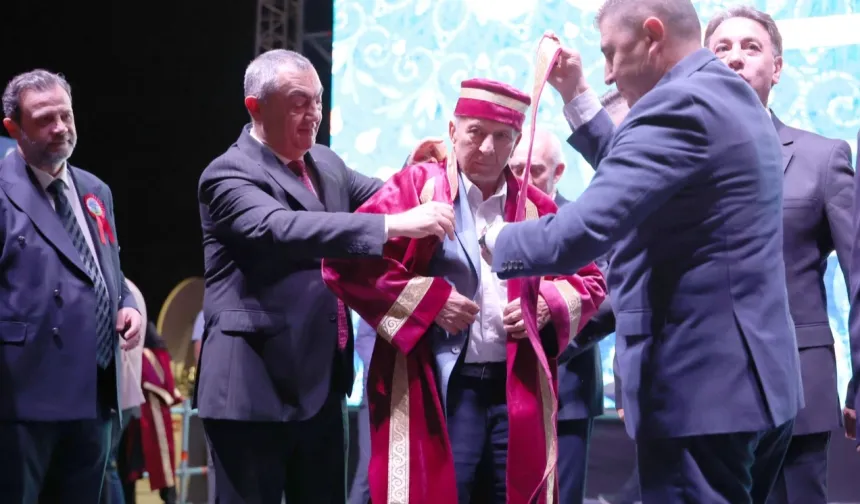 KAYSO'nun Yılın Ahisi Mustafa Suat Köylüoğlu kaftan giydi