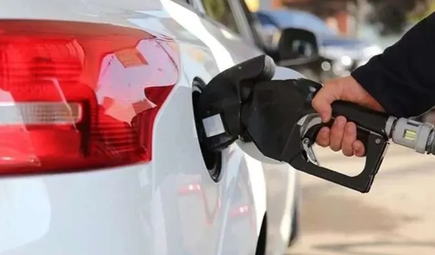 Motorinde yine yeni zam beklentisi... Litresi 100 lirayı aşabilir!