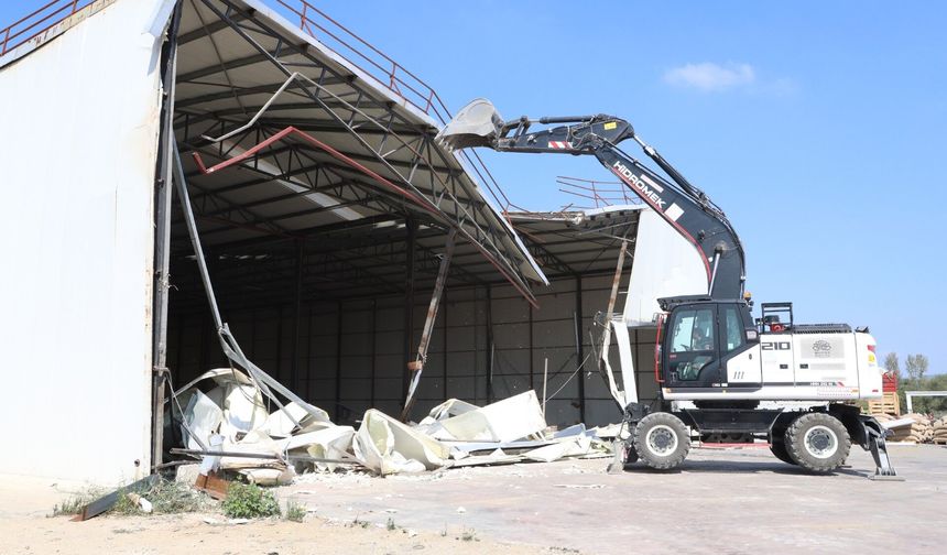 Bursa Nilüfer’de üç ayrı mahallede yıkım
