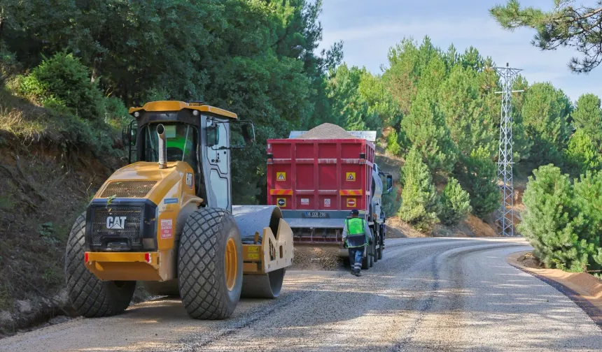 Bursa Osmangazi'nin 3 mahallesinde yollar yenileniyor