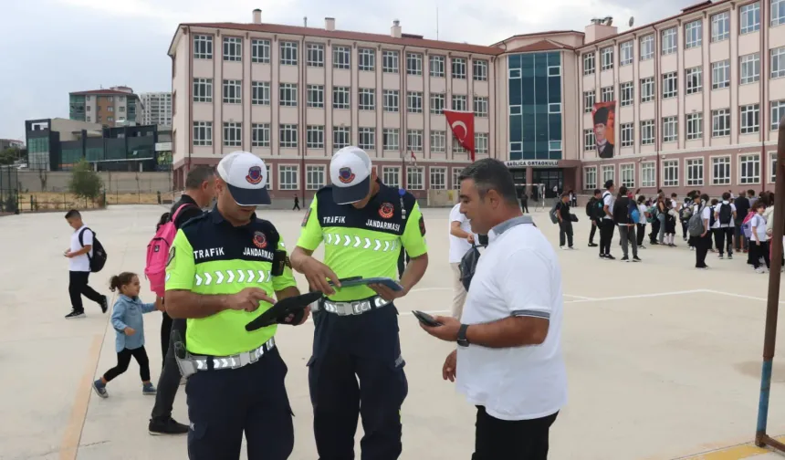Ankara'da okul çevrelerinde 20 günde yaklaşık 20 bin kişi sorgulandı