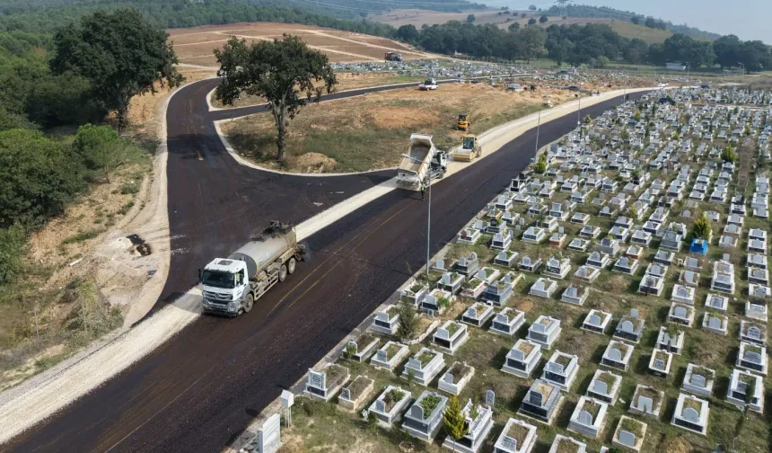 Bursa Büyükşehir'den Erdoğanköy Kent Mezarlığı'nın yollarına yenileme