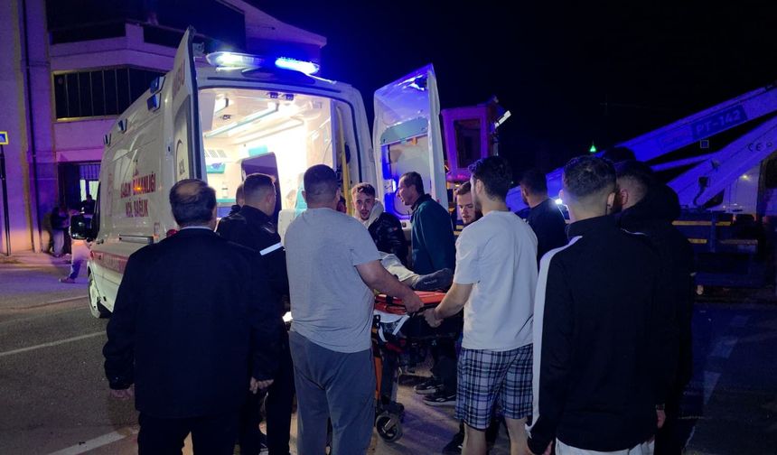 İnegöl'de  feci kazada ağır yaralan genç hayatını kaybetti
