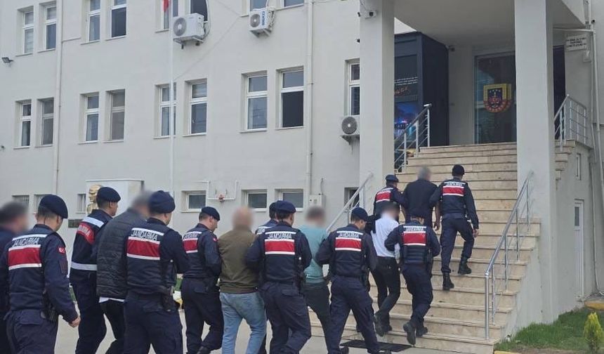Radar ve yol kontrolü grubuna operasyon! 8 gözaltı!