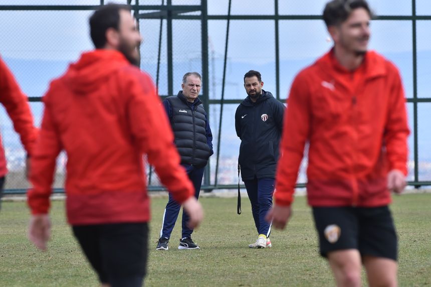 İnegölspor  Arnavutköy Belediyespor maçına hazırlanıyor